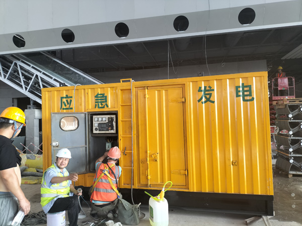 建湖怎样判断空气滤清器是否需要更换？